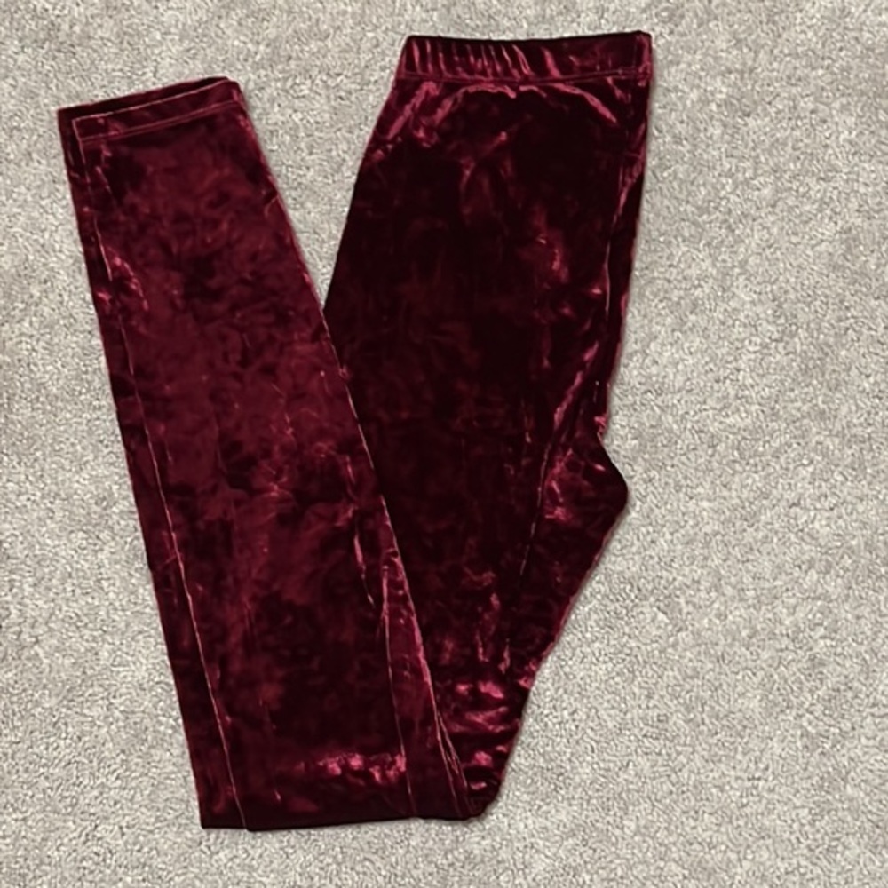 🌺NWT maroon Velour leggings Size S
